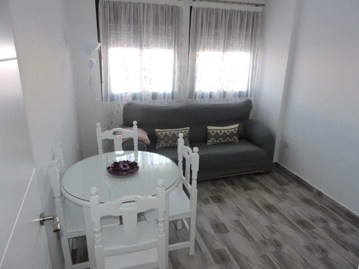 Conil Apartment โกนิล เด ลาฟรอนเตรา ภายนอก รูปภาพ